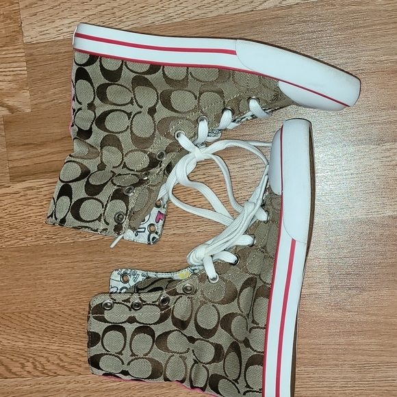 Coach Bonney Poppy High tops in traditional brown "C" pattern. Size 6 - Picture 3 of 10